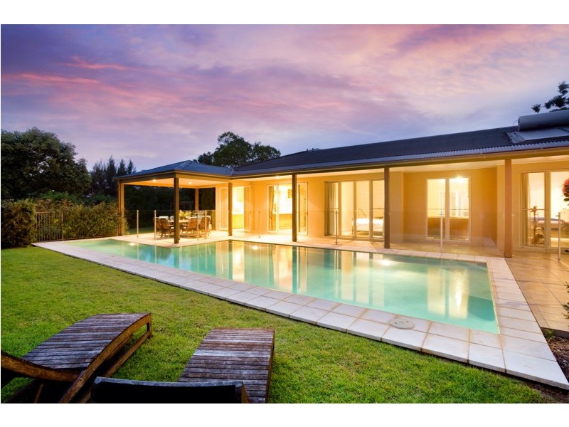 15 Oasis Ct, Fig Tree Pocket QLD 4069