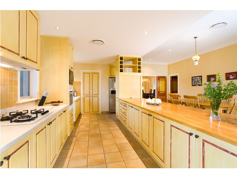 15 Oasis Ct, Fig Tree Pocket QLD 4069