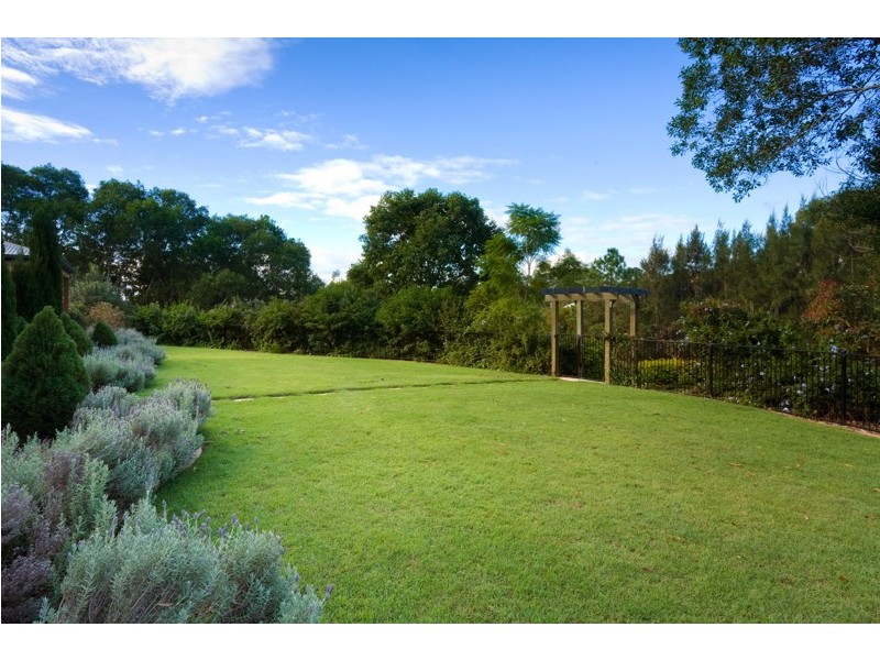 15 Oasis Ct, Fig Tree Pocket QLD 4069