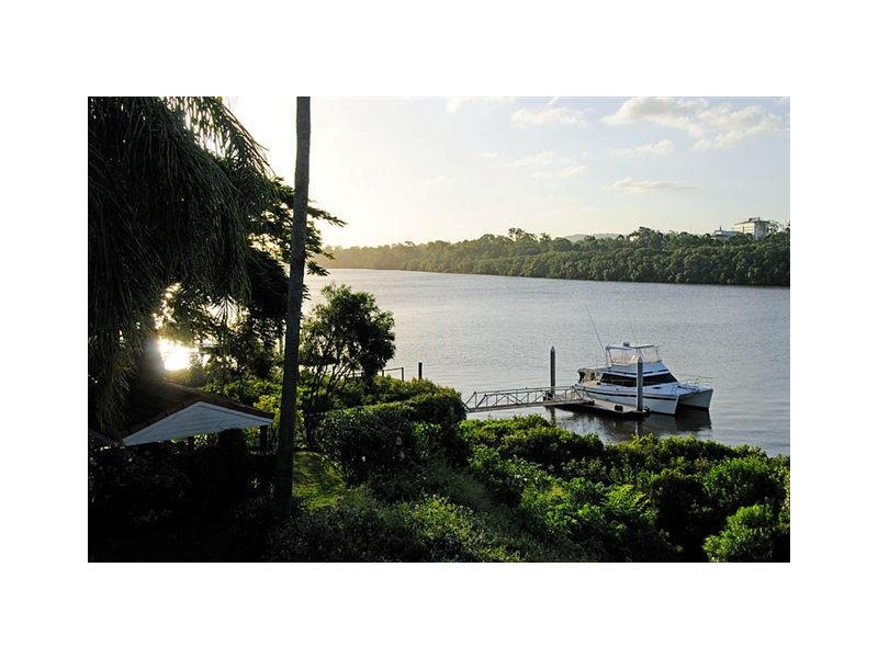 75 Brisbane Corso, Fairfield QLD 4103