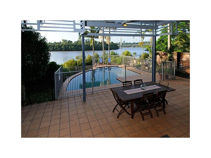 75 Brisbane Corso, Fairfield QLD 4103