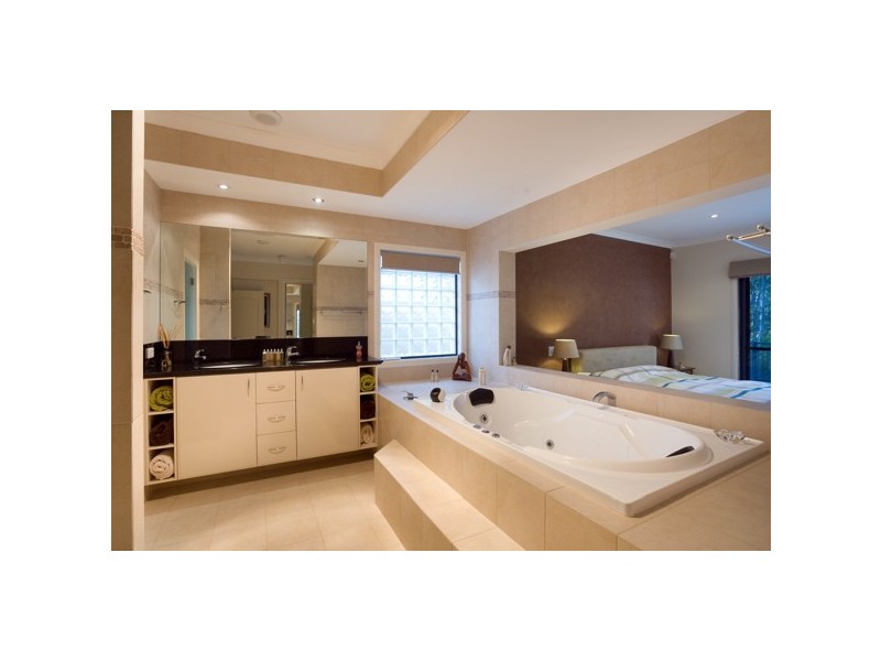 75 Wendouree Cres, Westlake QLD 4074