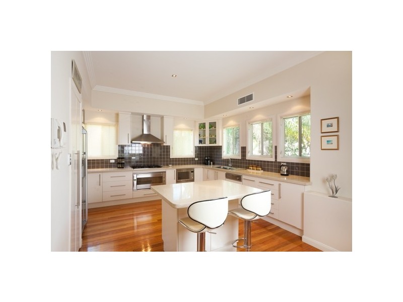 71 Laurel Ave, Chelmer QLD 4068