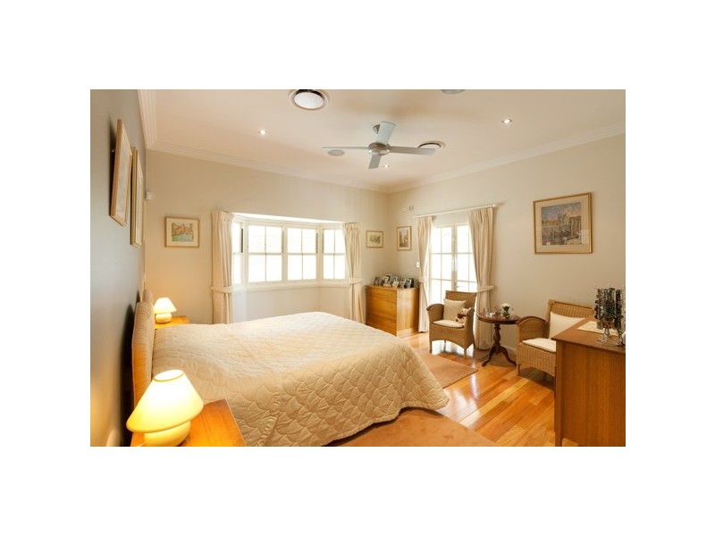 71 Laurel Ave, Chelmer QLD 4068