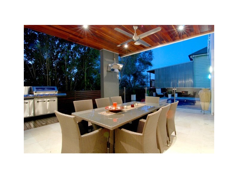 83 Hampstead Road, Highgate Hill QLD 4101