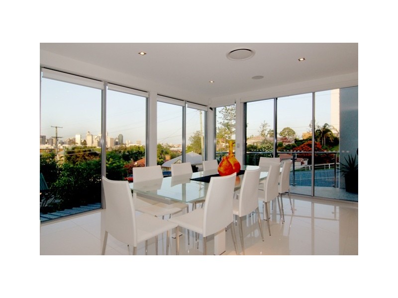 83 Hampstead Road, Highgate Hill QLD 4101