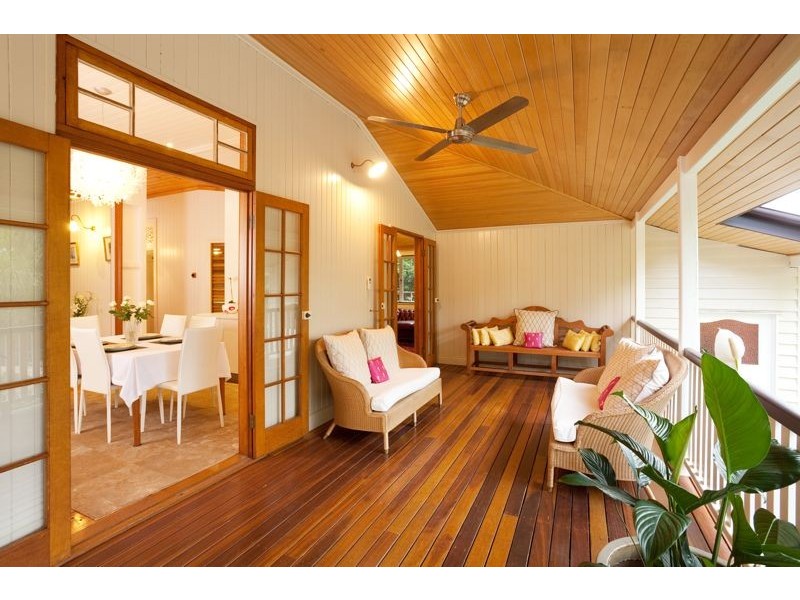 42 Neulans Road, Indooroopilly QLD 4068