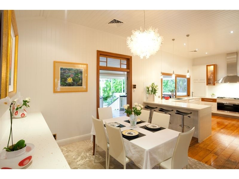42 Neulans Road, Indooroopilly QLD 4068