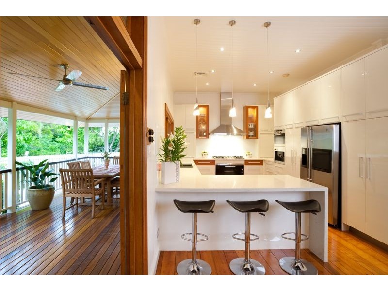 42 Neulans Road, Indooroopilly QLD 4068