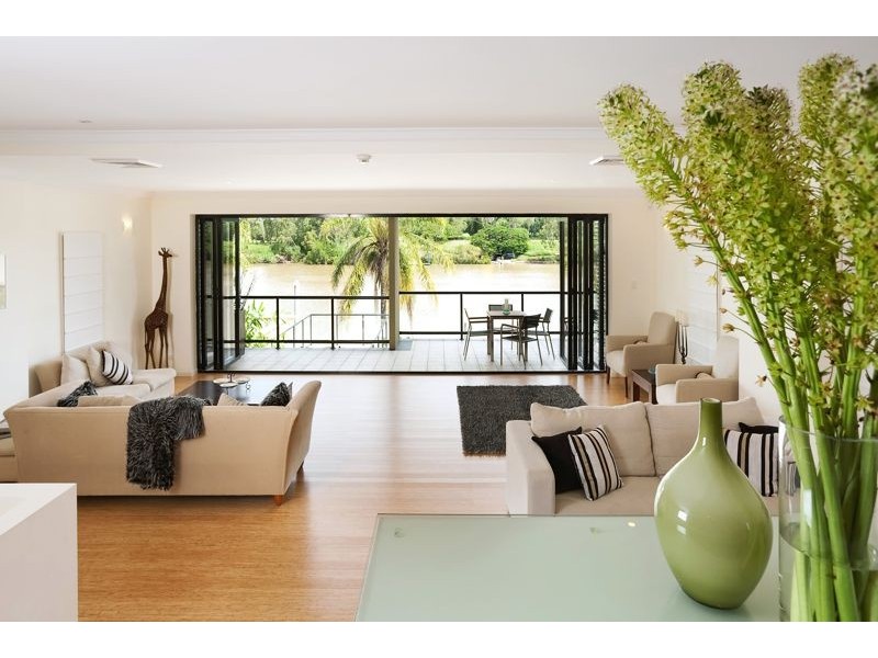 43 Instow Street, Yeronga QLD 4104