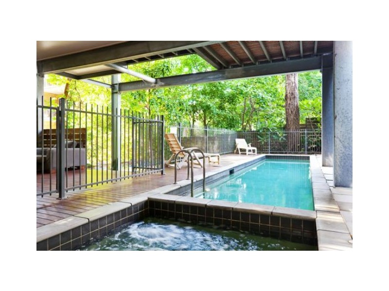 134 Dornoch Tce, Highgate Hill QLD 4101