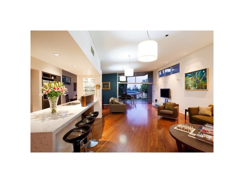 134 Dornoch Tce, Highgate Hill QLD 4101