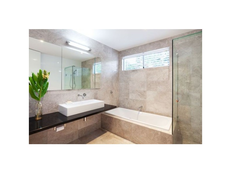 15 Longman Tce, Chelmer QLD 4068