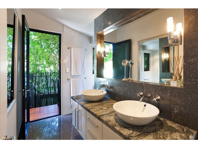 4 Hipwood St, Spring Hill QLD 4000