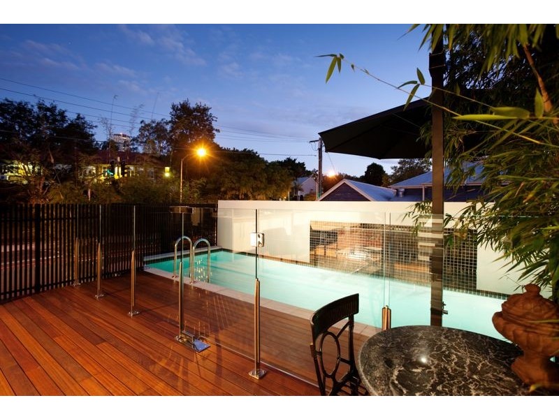4 Hipwood St, Spring Hill QLD 4000