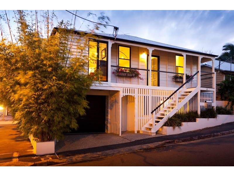 4 Hipwood St, Spring Hill QLD 4000