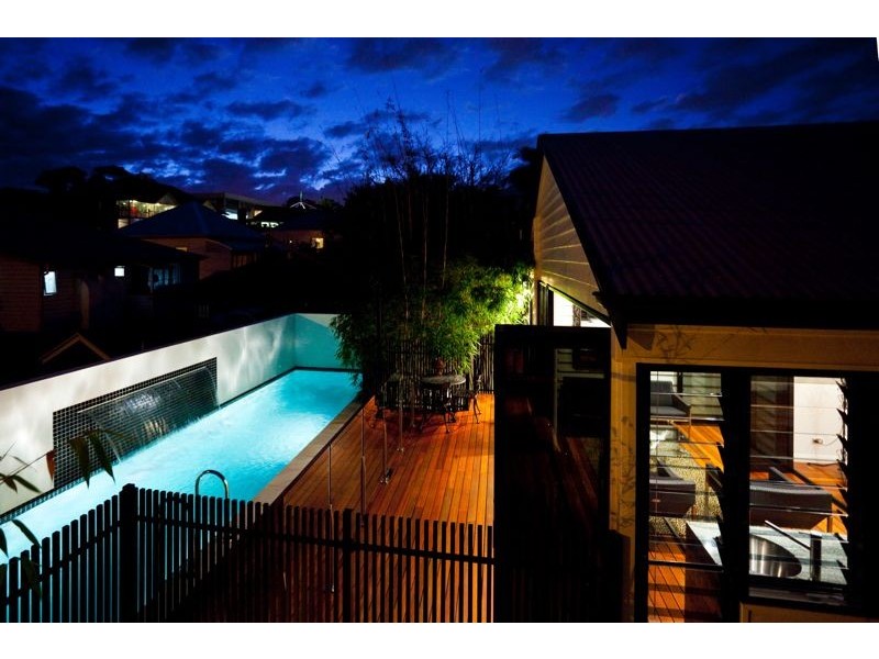 4 Hipwood St, Spring Hill QLD 4000