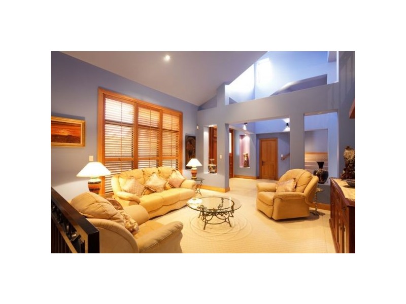 11 Country Place, Brookfield QLD 4069