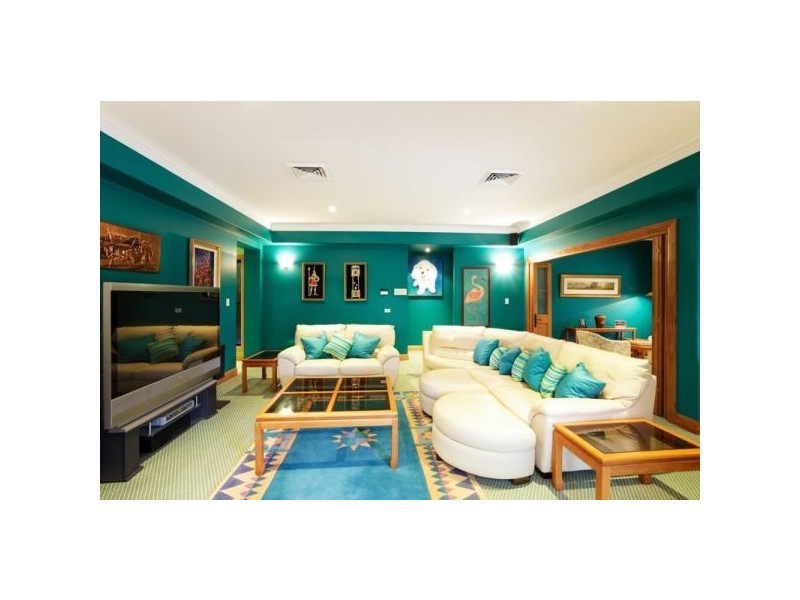 11 Country Place, Brookfield QLD 4069