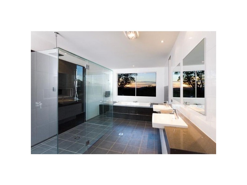 70 Lisk St, Pullenvale QLD 4069