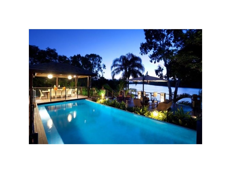 51 Brisbane Corso, Fairfield QLD 4103