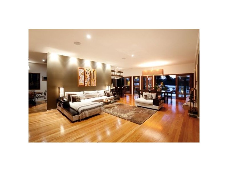 51 Brisbane Corso, Fairfield QLD 4103