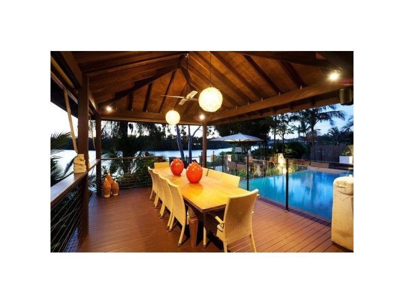 51 Brisbane Corso, Fairfield QLD 4103