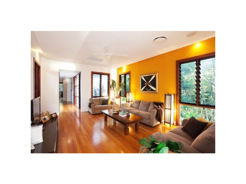 51 Brisbane Corso, Fairfield QLD 4103