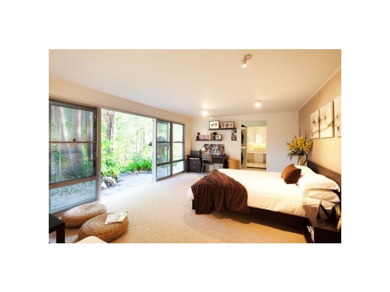 51 Brisbane Corso, Fairfield QLD 4103