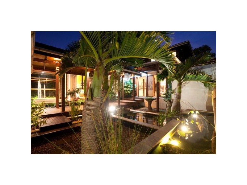 51 Brisbane Corso, Fairfield QLD 4103