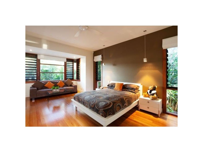 51 Brisbane Corso, Fairfield QLD 4103