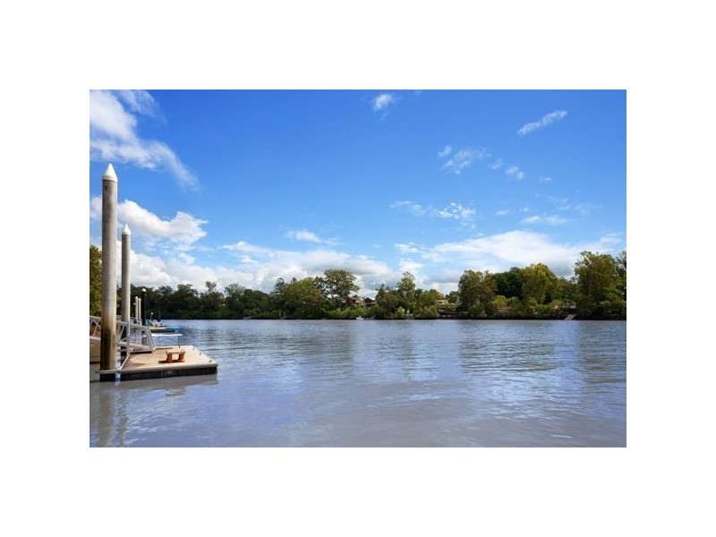 15 Longman Terrace, Chelmer QLD 4068