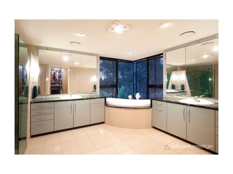 71 Robertson Pl, Fig Tree Pocket QLD 4069