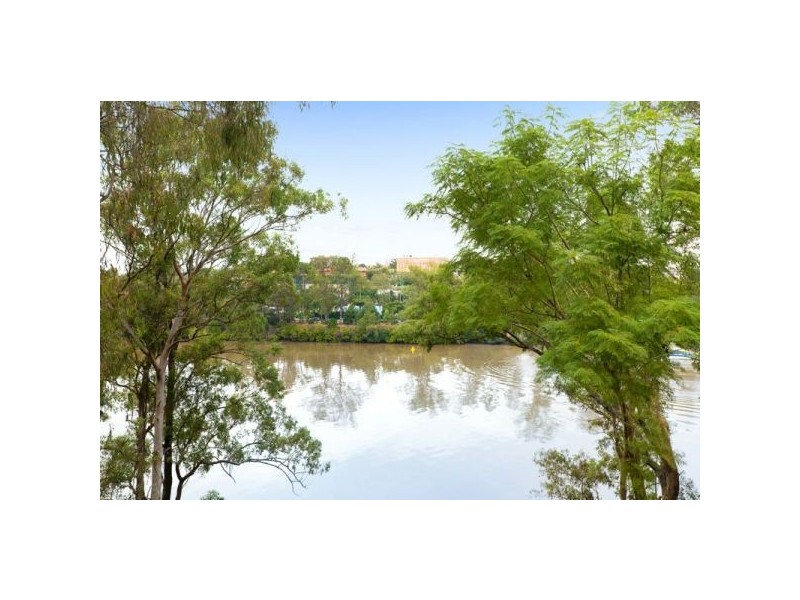 41  Rosecliffe St, Highgate Hill QLD 4101