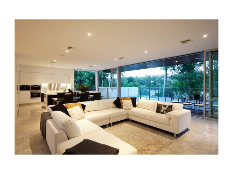 15 Longman Tce, Chelmer QLD 4068