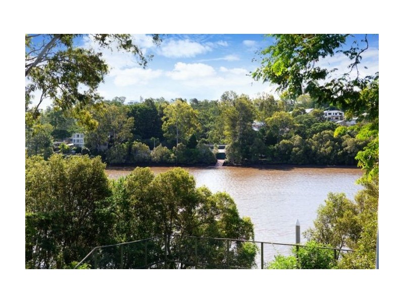 15 Longman Tce, Chelmer QLD 4068