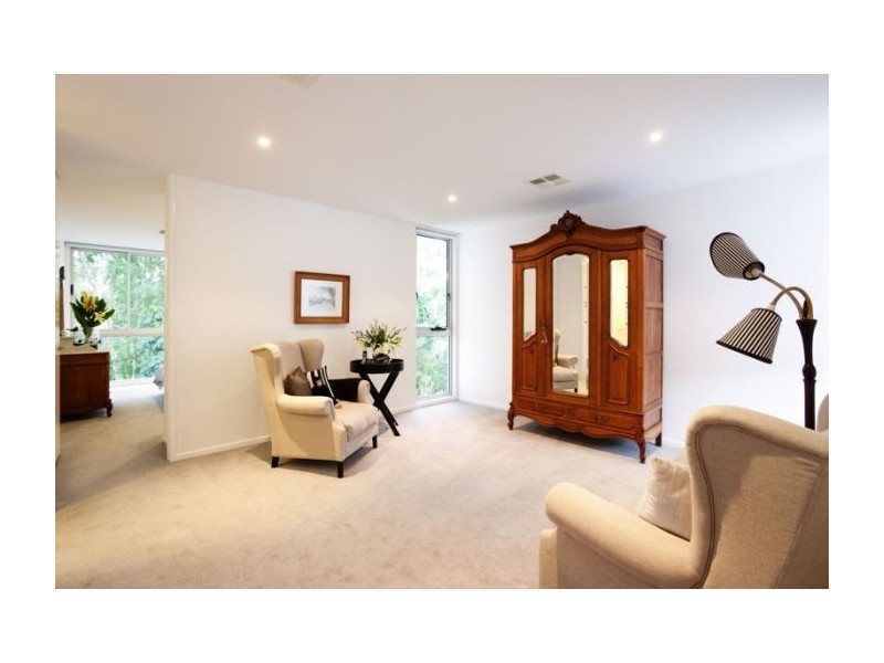 15 Longman Tce, Chelmer QLD 4068