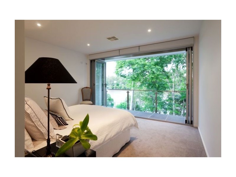 15 Longman Tce, Chelmer QLD 4068