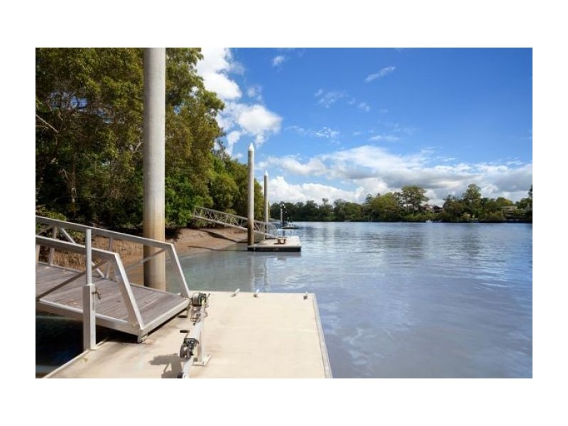 15 Longman Tce, Chelmer QLD 4068