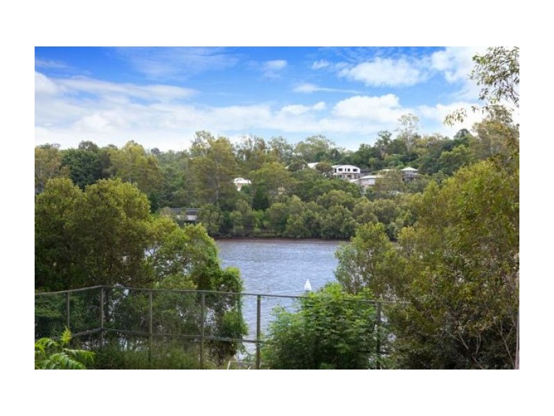 15 Longman Tce, Chelmer QLD 4068