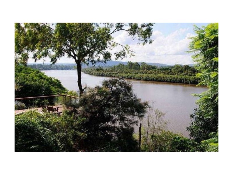 47 King Arthur Tc, Tennyson QLD 4105