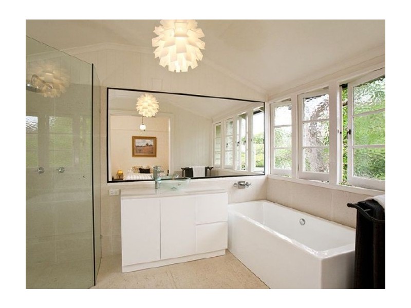 28 Victoria Av, Chelmer QLD 4068