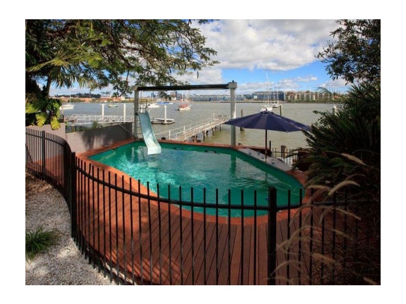 102 Quay Street, Bulimba QLD 4171