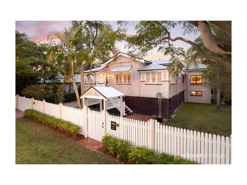 82 Hargreaves Avenue, Chelmer QLD 4068