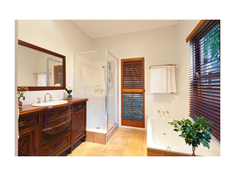 82 Hargreaves Avenue, Chelmer QLD 4068