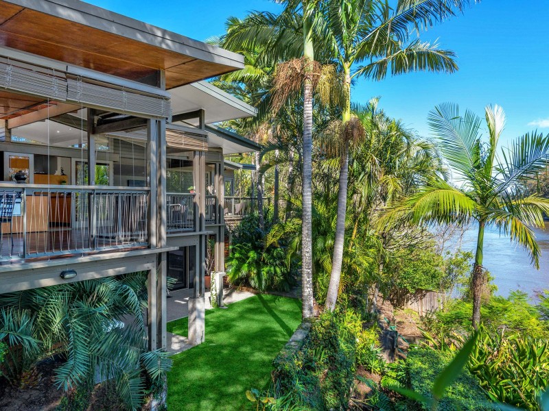 8 Long St West, Graceville QLD 4075