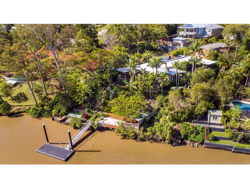 8 Long St West, Graceville QLD 4075