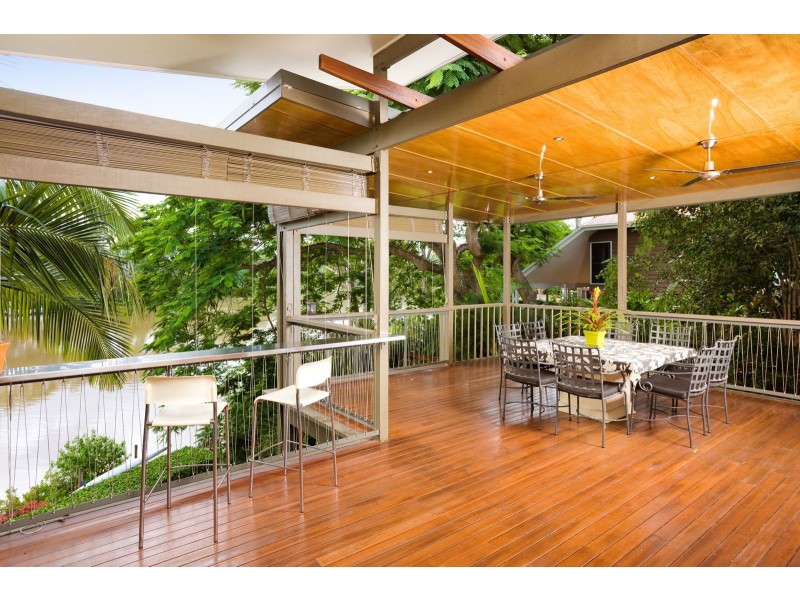 8 Long St West, Graceville QLD 4075