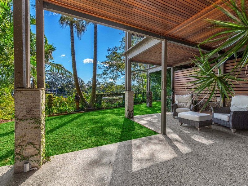 8 Long St West, Graceville QLD 4075