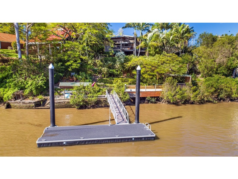 8 Long St West, Graceville QLD 4075